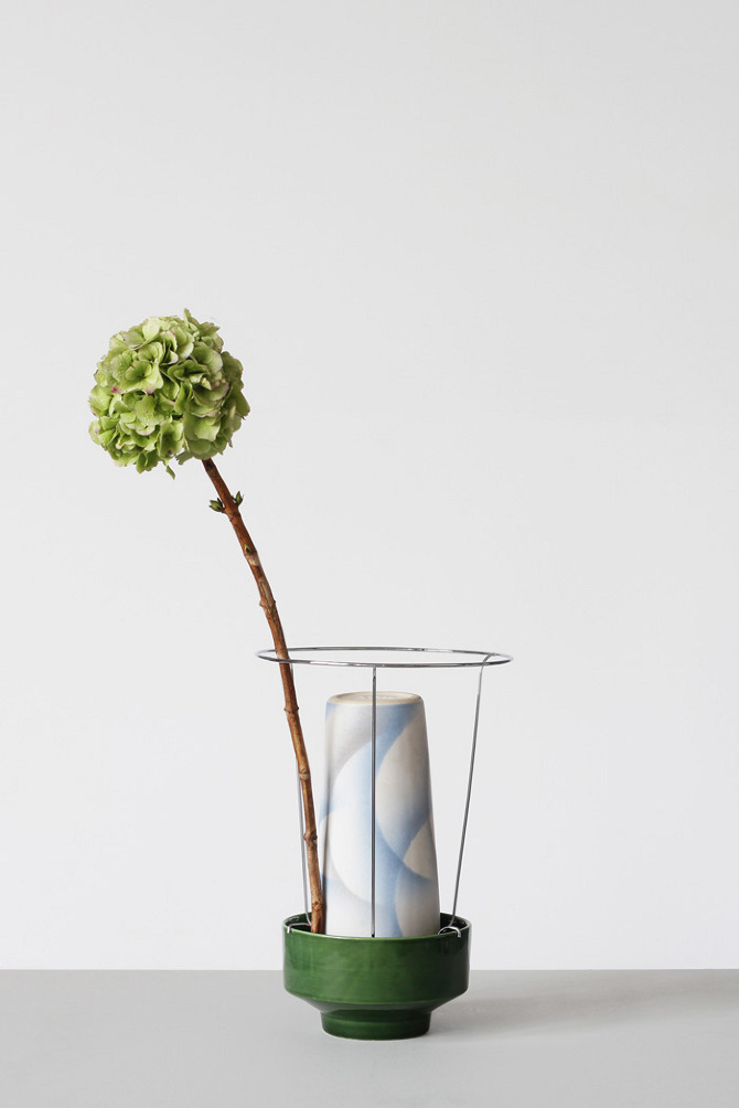 Hidden Vase by Chris Kabel on thisispaper.com HIDDENVASE circlevase Hidden Vase by Chris Kabel on thisispaper.com